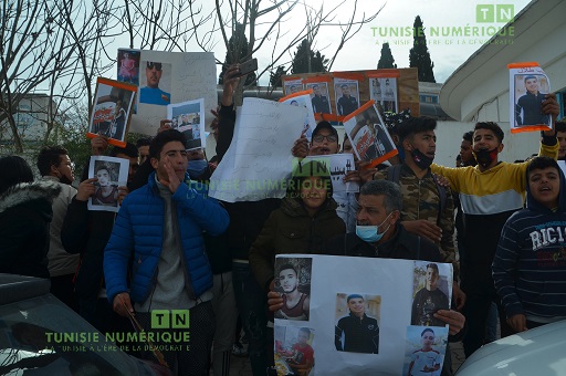 Tunisie: En images, manifestation pour demander la libération de détenus à Béja