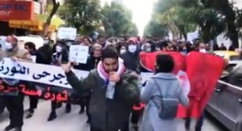 Tunisie – Des manifestants bravent les mesures du confinement à l’Avenue Habib Bourguiba
