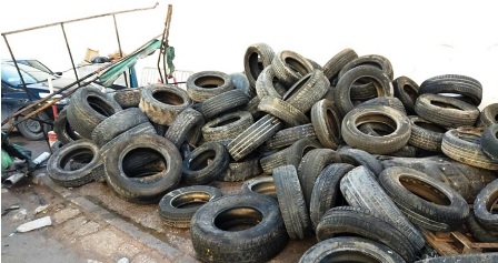Tunisie-El Omrane: Saisie de plus de 100 pneus à l’intérieur d’un bâtiment abandonné