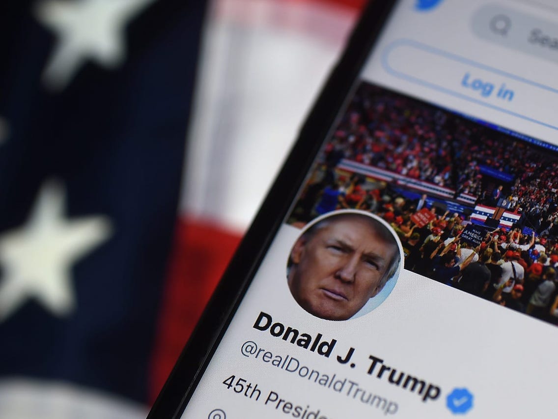 Etats-Unis : Les sympathisants de Trump devant le siège de Twitter