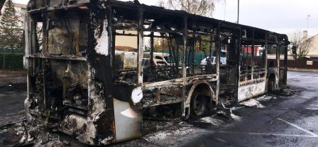 Tunisie – Sidi Bouzid : Des élèves et le chauffeur échappent à l’incendie d’un bus