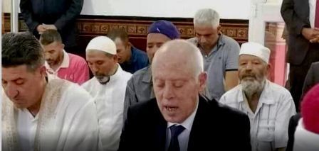 Tunisie – Pourquoi s’en sont-ils pris à Kaïs Saïed dans la mosquée ?