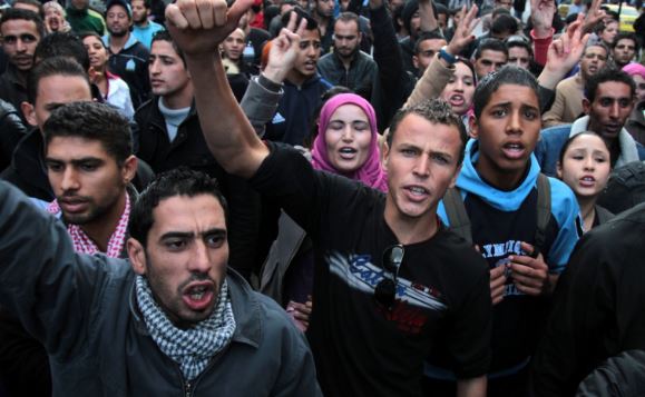 Tunisie-Douar Hicher : Une manifestation contre les partis au pouvoir