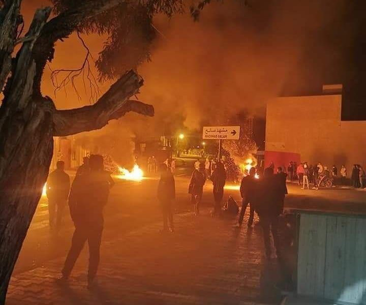 Tataouine-Manifestations nocturnes [PHOTOS] : La situation sécuritaire se corse
