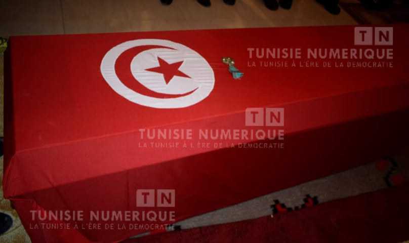 Tunisie: Le cortège funèbre du martyr Monaam Dalai arrive à Bizerte