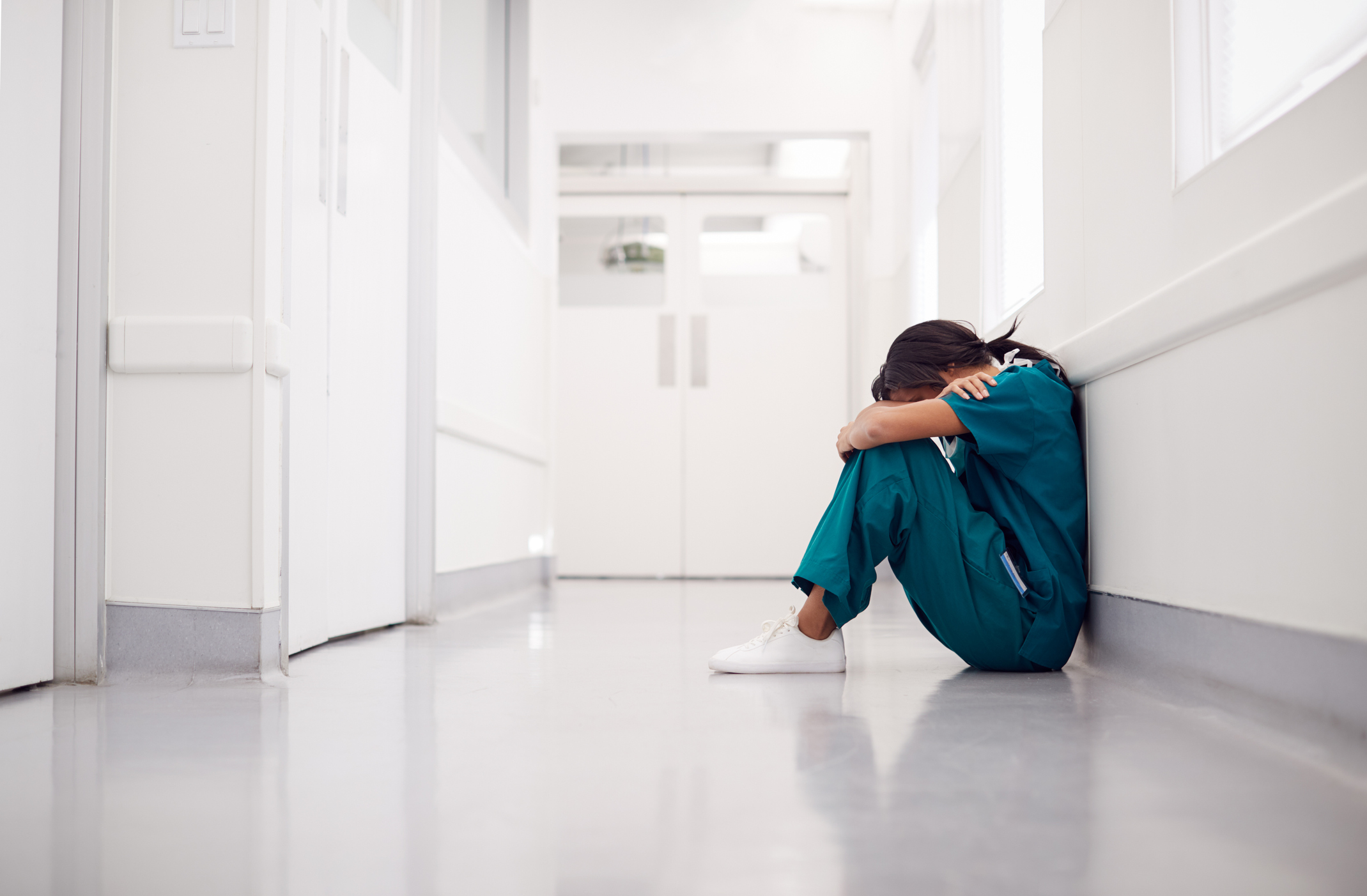 Tunisie : 54% du personnel médical dans les services Covid-19 souffrent de troubles psychologiques