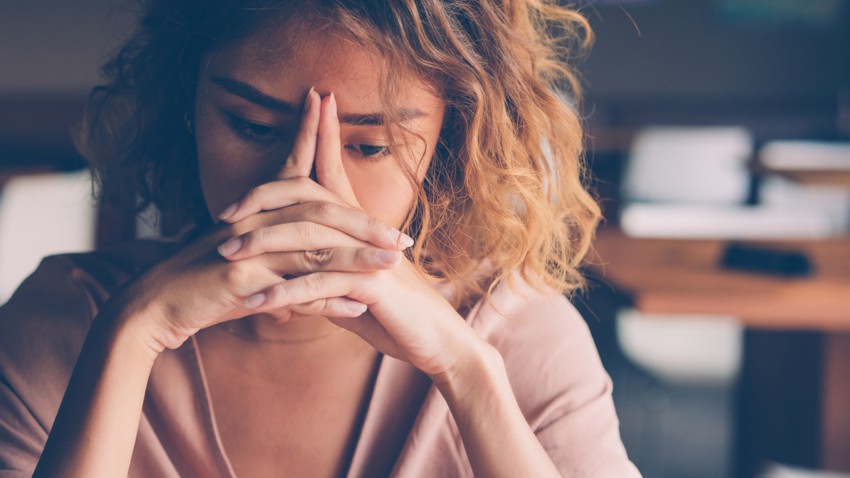 Psychologie : «Je suis grosse, laide, stupide». Que faire si j’ai des problèmes d’estime de soi ?