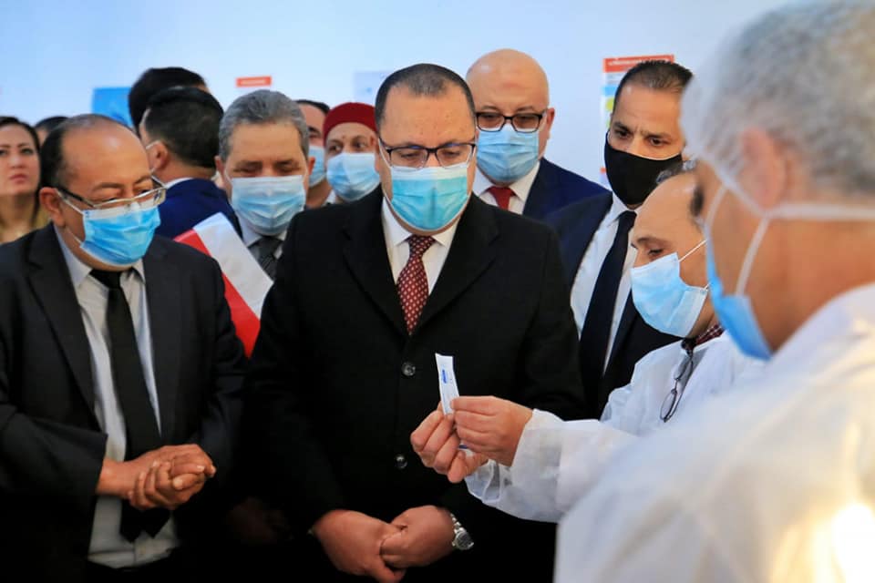 Tunisie-Ariana: Le chef du gouvernement supervise une opération blanche de vaccination