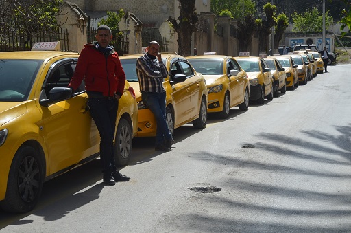 Tunisie: En images, nouvelles dispositions pour organiser le stationnement des taxis à Béja