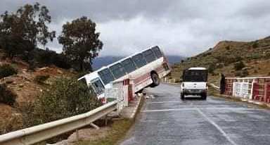 Tunisie – Zaghouan : Dérapage d’un bus transportant des ouvriers