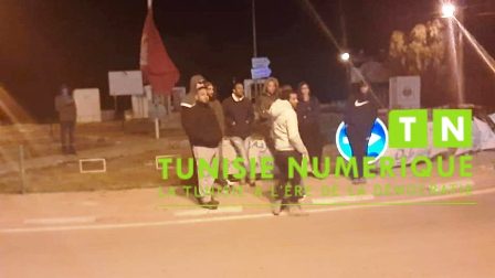 Tunisie – Gafsa : Des protestataires empêchent le passage des camions de phosphate