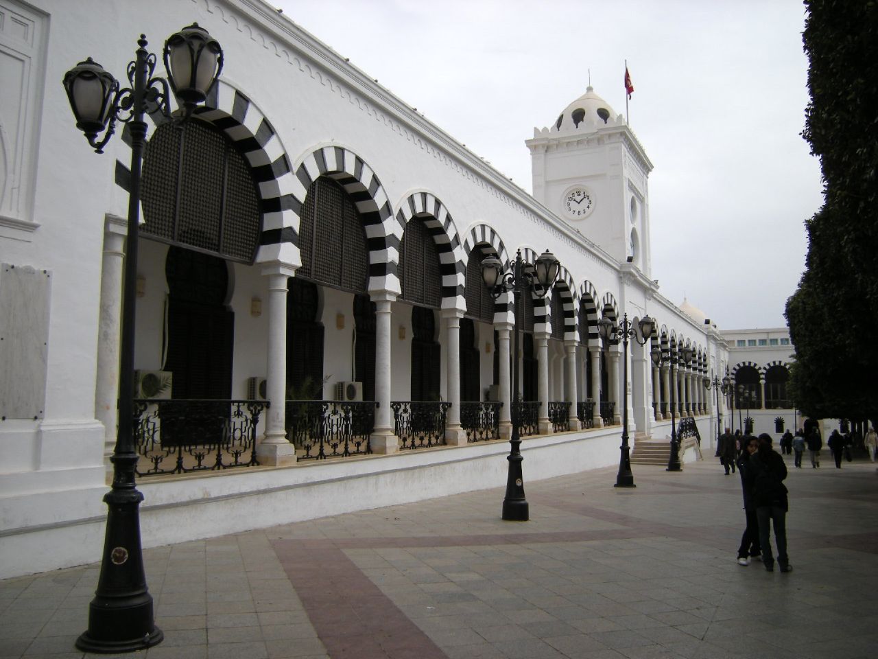 Tunisie : Un mouvement de protestation devant le siège du ministère des Finances