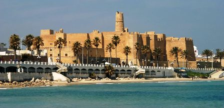 Tunisie-Monastir: L’UTICA et la fédération de l’Hôtellerie rejettent l’imposition d’un confinement général