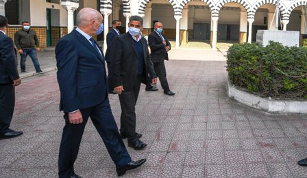 Tunisie – IMAGES : Kaïs Saïed se rend au lycée de la rue du Pacha