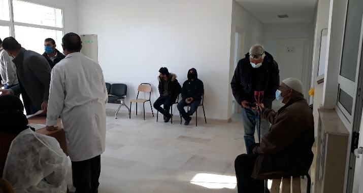 Tunisie: 272 personnes vaccinées lundi contre le coronavirus à Médenine