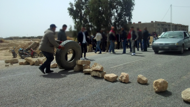 Tunisie : Des protestataires bloquent la route entre Médenine et Tataouine