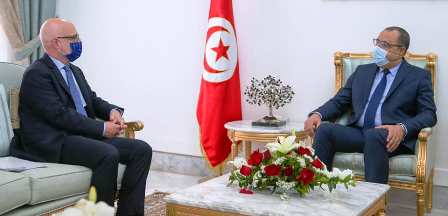 L’ambassadeur d’Italie à Tunis réitère le soutien de son gouvernement au programme de relance économique tunisien