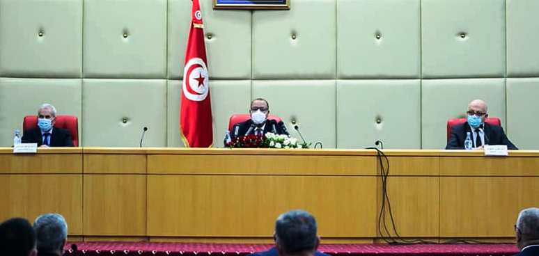 Tunisie – Mechichi appelle les membres du comité scientifique à mieux communiquer