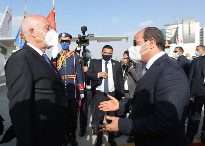 Egypte : Al-Sissi reçoit Kais Saied à l’aéroport international du Caire