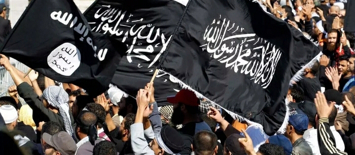 Éphéméride-27 mai 2012 : des salafistes incendient des postes de police et saccagent des bars et des magasins vendant de l’alcool