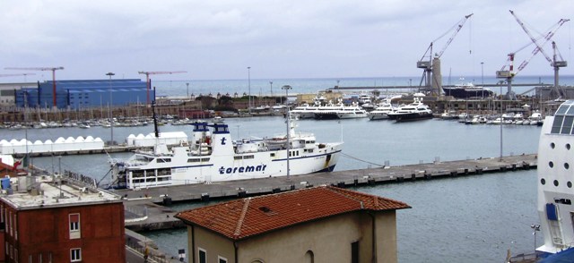 Les ouvriers des ports italiens refusent de charger des armes et munitions à destination d’Israël