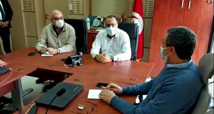 Tunisie [Vidéo]: Hichem Mechichi au centre des opérations du ministère de la santé