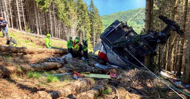 Catastrophe en Italie : Neuf morts et deux enfants blessés dans la chute d’une cabine de téléphérique
