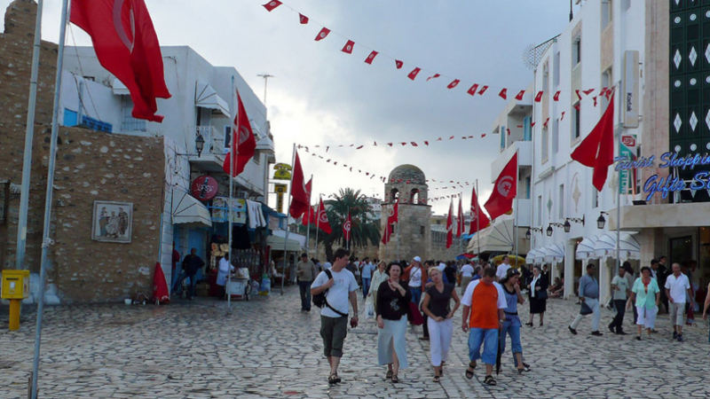 Tunisie: Craignant une flambée épidémique, des citoyens fuient Kairouan pour s’installer à Sousse