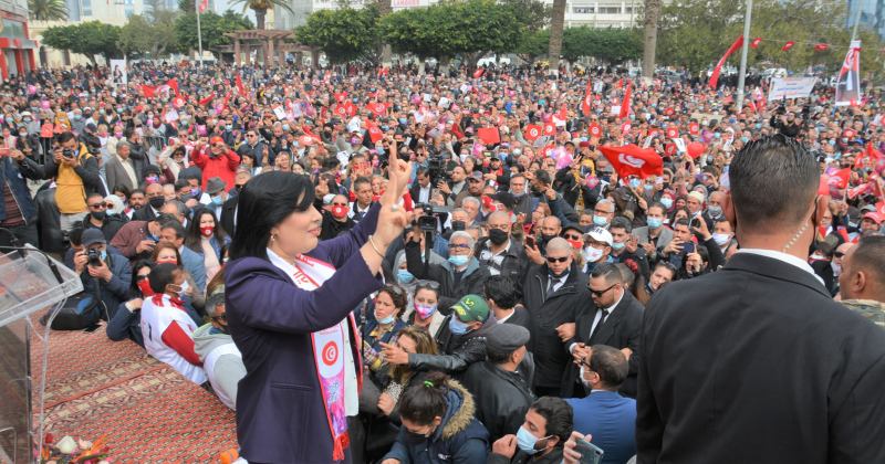 Tunisie – Vont-ils, pour autant, se débarrasser d’Abir Moussi en lui soutirant son parti ?