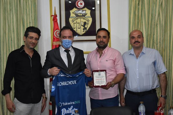 Tunisie [PHOTOS] : Le Gouverneur de Mahdia reçoit l’équipe sportive El Makarem de Mahdia