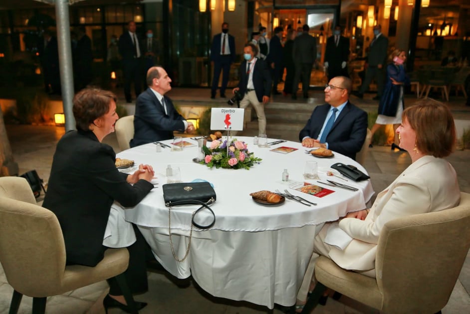 Tunisie: Hichem Mechichi organise un dîner en l’honneur de son homologue français et son épouse