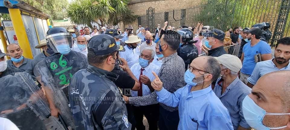 Tunisie-ARP: L’accompagnateur de Noureddine Bhiri giflé par un citoyen