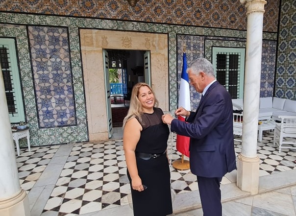 Mme Dhouha Sellaoui ep. Ben Ghorbel décorée des insignes de Chevalier dans l’Ordre des Palmes académiques françaises