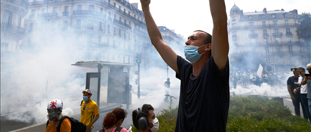 France : Heurts au cours des protestations contre le pass santé