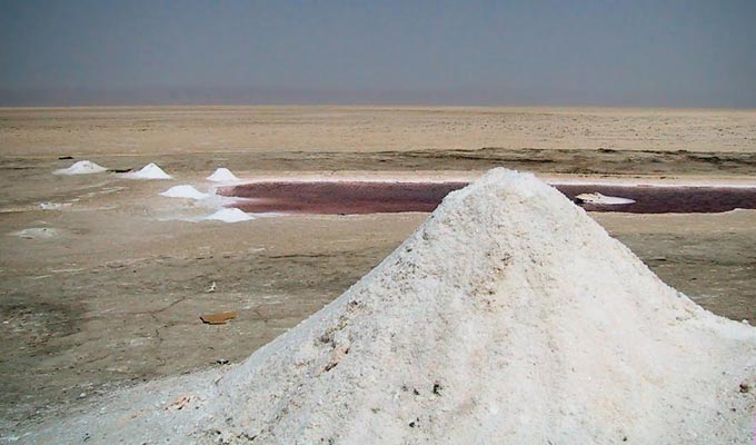 La Libye interdit temporairement l’entrée du sel tunisien sur son territoire