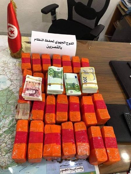 Tunisie-Kasserine: Arrestation de 5 individus en possession de 5 millions de dinars