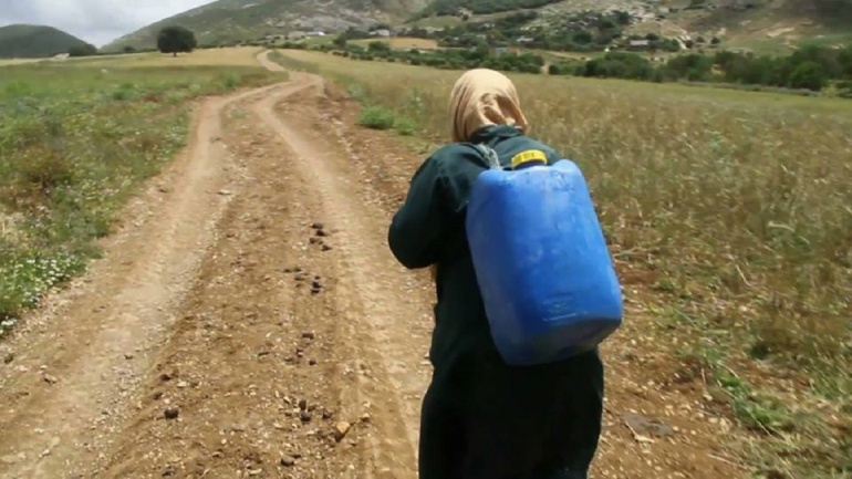 Rapport : La femme tunisienne en première ligne contre la soif