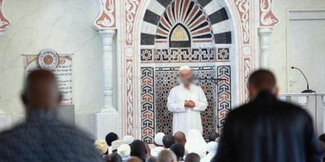 Tunisie – Convocation d’un Imam ayant traité Kaïs Saïed de « putschiste »