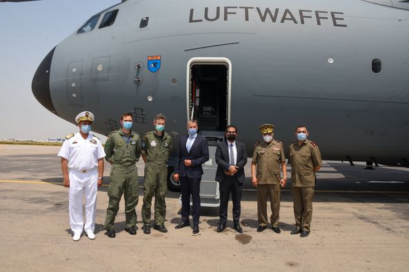 Dons médicaux-Tunisie[PHOTOS] : Arrivée d’un avion militaire allemand chargé d’équipements médicaux arrive