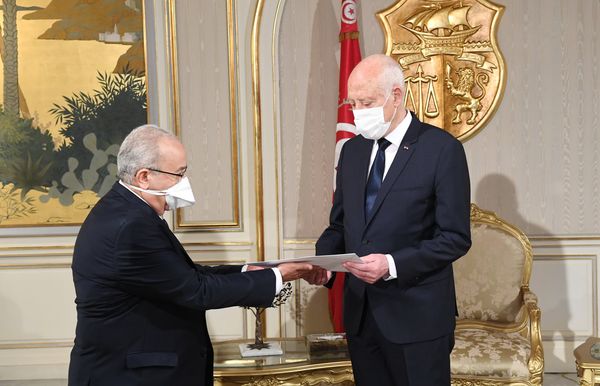 Kais Saied reçoit le ministre algérien des Affaires étrangères