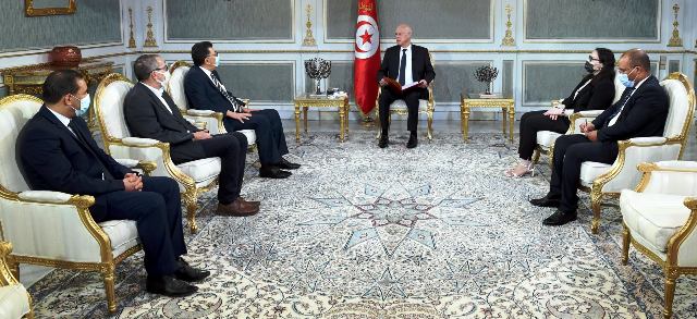 Tunisie – VIDEO : Kaïs Saïed reçoit le bâtonnier, ainsi que le SG et le vice président de la LTDH