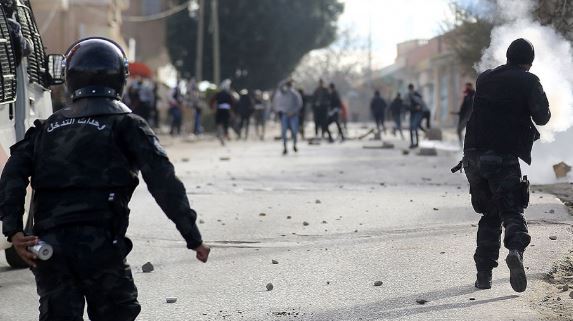 Tunisie-Violence policière à l’encontre des journalistes: Témoignage de Yosra Chikhaoui [Audio]