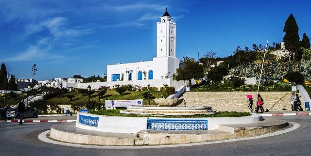 Tunisie – La Mairie de Sidi Bousaïd pourrit la vie à ses citoyens avec ses zones bleues à l’infini