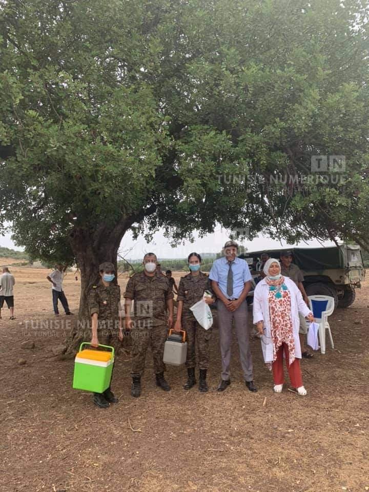 Béja [photos] : L’Armée nationale poursuit sa campagne intensive de vaccination à Nefza