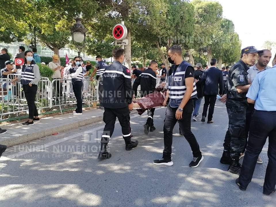 Manifestation contre Kais Saied : Une femme a perdu connaissance à l’avenue Habib Bourguiba