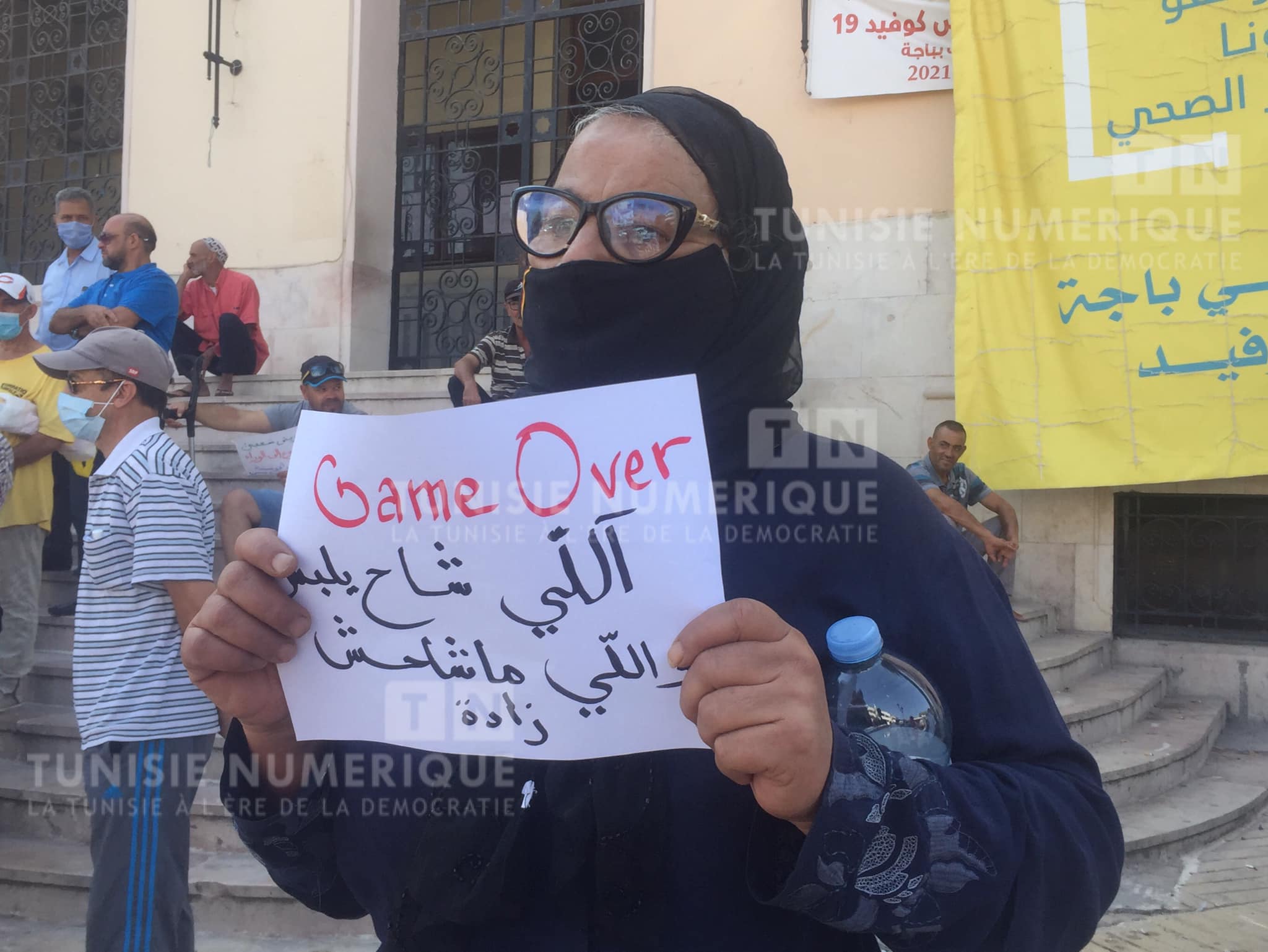 Stand de manifestation à Béja [PHOTOS] : Ils exigent la dissolution du Parlement