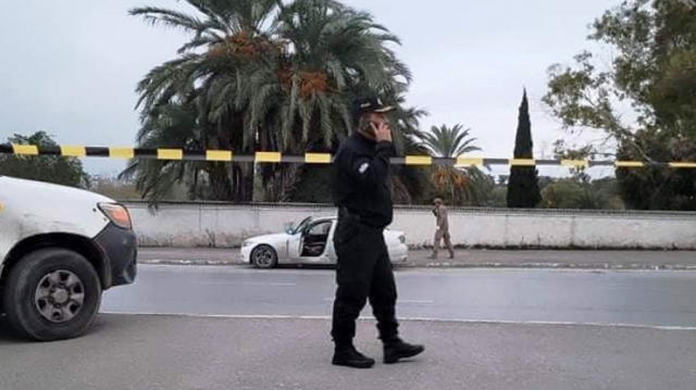 Tunisie – URGENT : Les démineurs inspectent une voiture suspecte à Bab Alioua