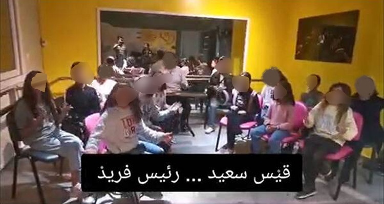 Des enfants chantant les louanges de Kais Saied: Yassine Ayari dénonce