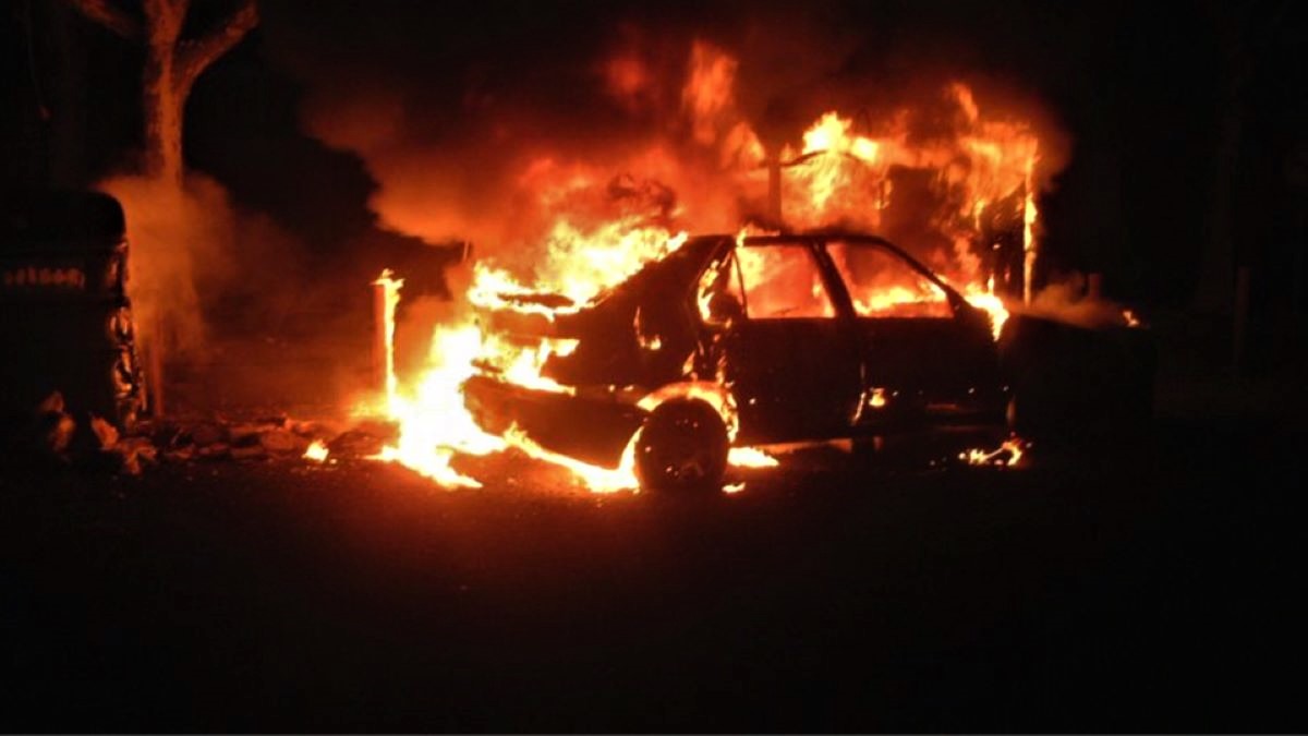 Sfax- Agareb: 10 voitures ravagées par les flammes dans l’entrepôt municipal