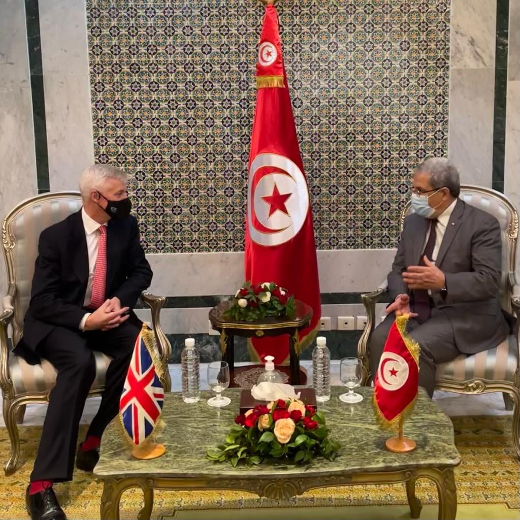 L’ambassadeur britannique confirme la disponibilité de son pays à soutenir davantage ses relations avec la Tunisie
